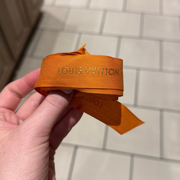 Louis Vuitton Sunglasses Case, box and Ribbon - Picture 8 of 9